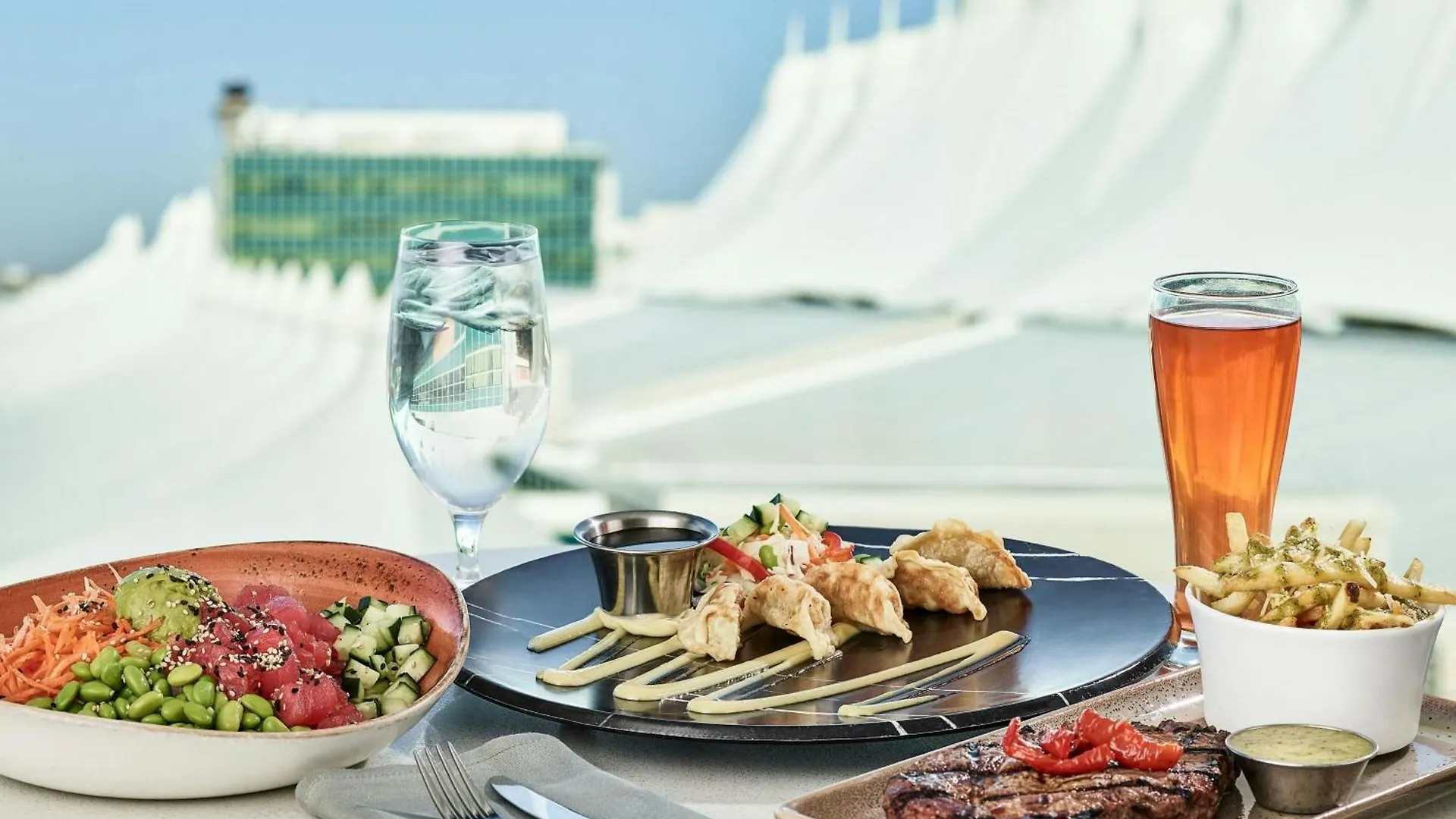 The Westin Denver International Airport 4*,